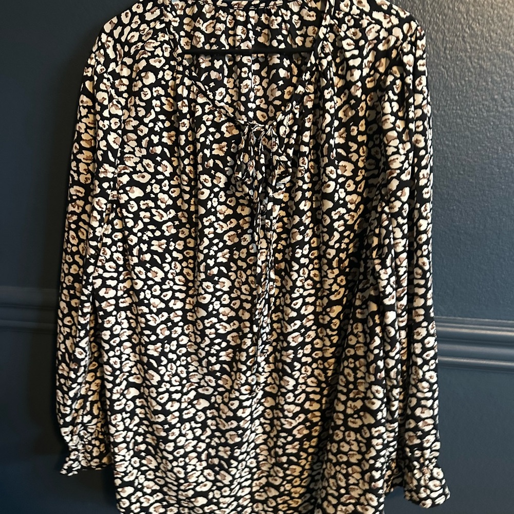 Source Unknown Black and Cream Leopard Blouse